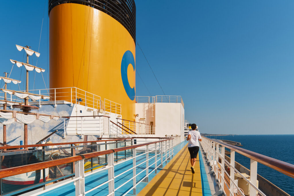 Costa Favolosan ylimmällä kannella sijaitseva juoksurata